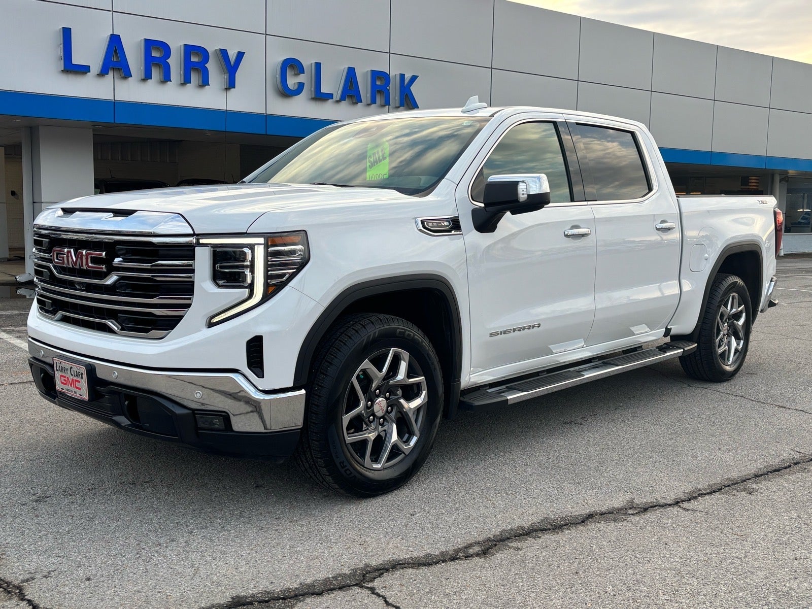 2024 GMC Sierra 1500 SLT